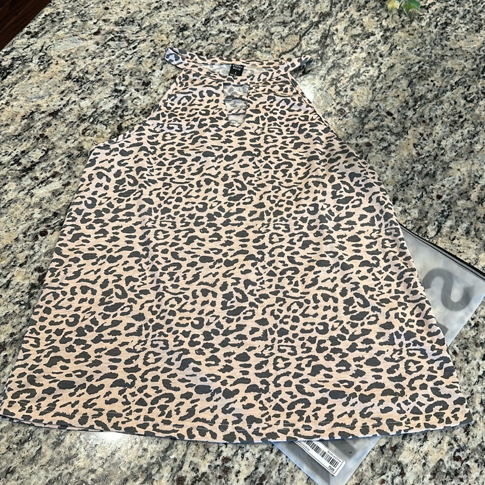 Women’s print tank size large